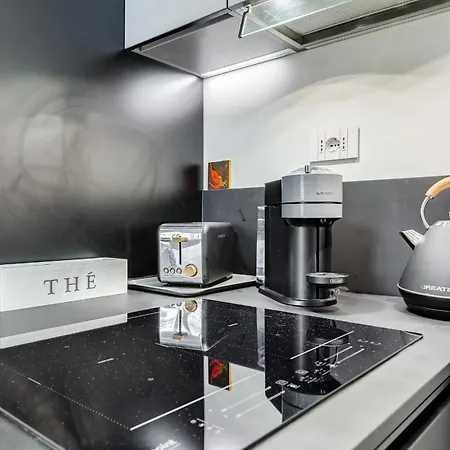 Modern Flat In Vatican 아파트 *